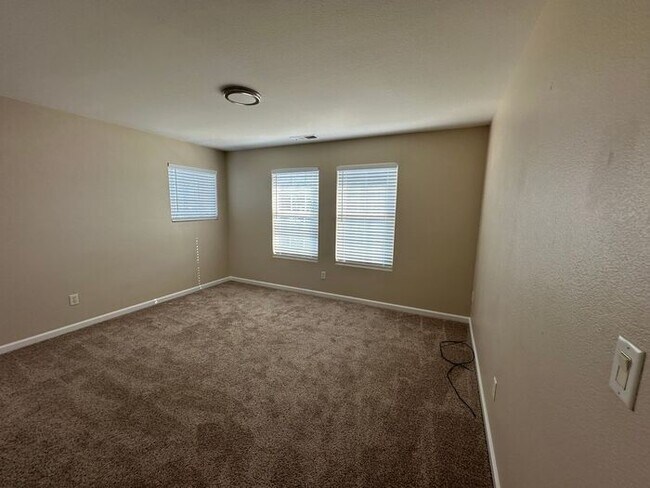 Building Photo - 3031 Sky Country Dr