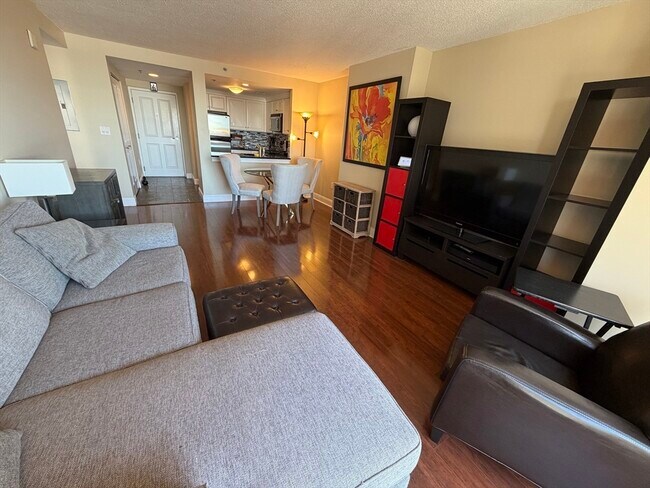 Building Photo - 10 Museum Way