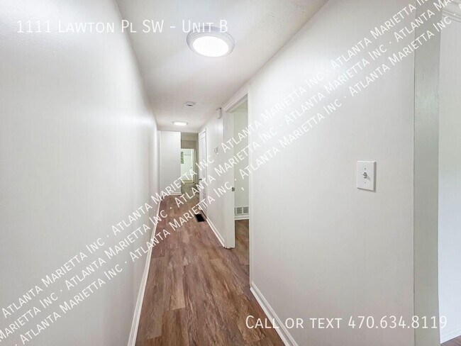 Building Photo - 1111 Lawton Pl SW