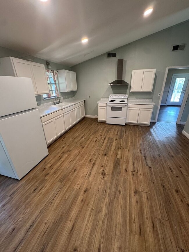 Building Photo - Navarre Home for rent!