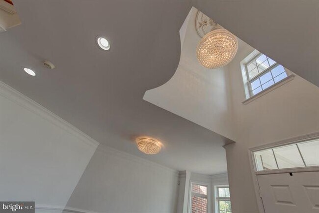 Building Photo - 16521 Telescope Ln