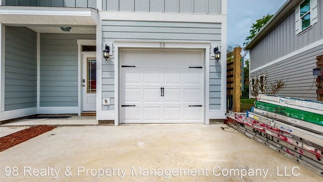 Building Photo - 3 br, 2.5 bath House - 38 Sandhill Pines Dr