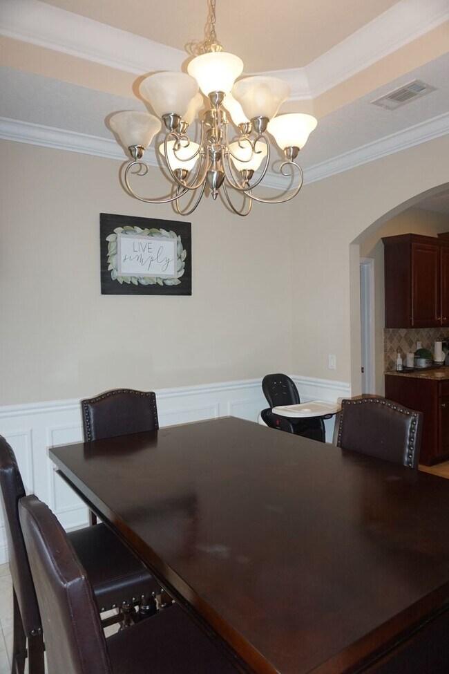 Building Photo - 4 Bedroom Rental in Duggan Pond!