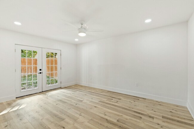 Building Photo - 15655 Regal Hill Cir