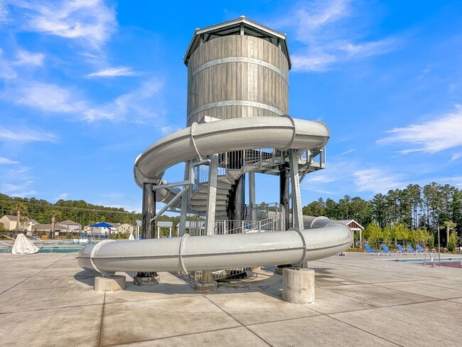 Building Photo - 3 Bedroom 2.5 Bath Located in Pine Hills in Summerville