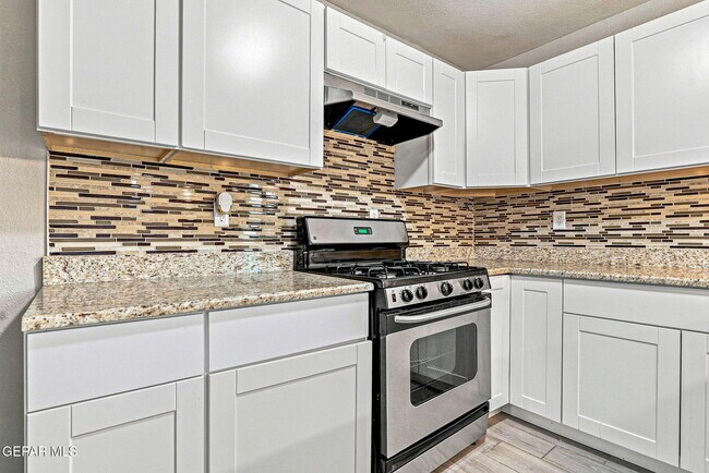 Building Photo - 11524 Meadowbrook Dr