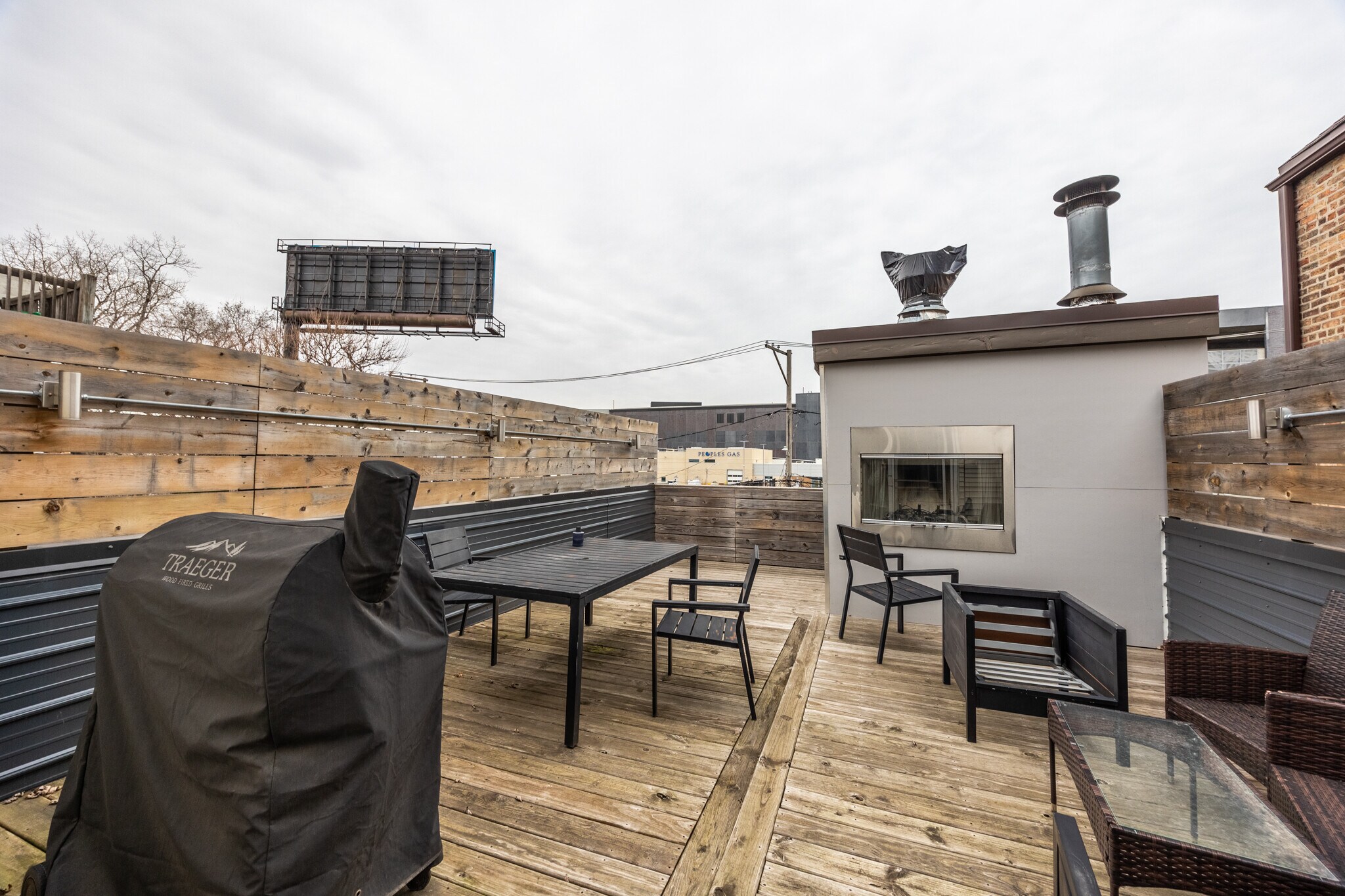 Building Photo - 1220 W Augusta Blvd