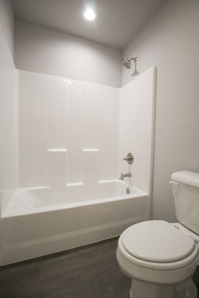 Building Photo - 5309 S Nassau Ave