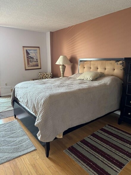 Bedroom - 3675 N Country Club Dr