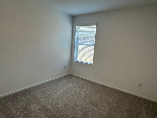 Building Photo - 31508 Pianella Ln