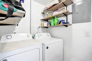 Building Photo - 2500 NE 16th Ave