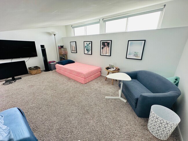 Building Photo - 12274 1st St W