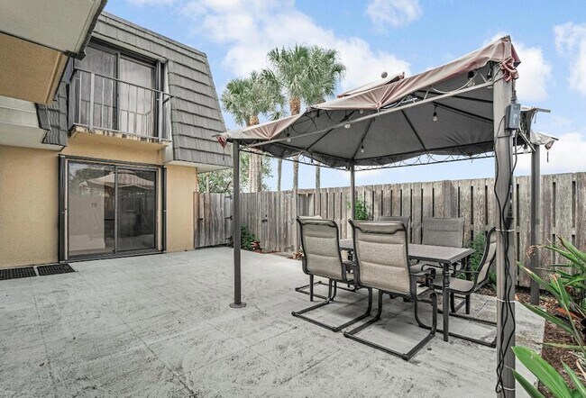 Building Photo - 2439 24th Way