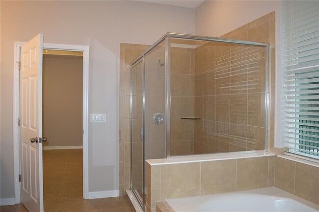 Building Photo - 8112 Summerlake Groves St