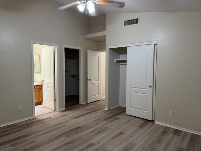 Building Photo - Beautiful Modern 3Bdm 2Ba Home, Great Location,Must See!