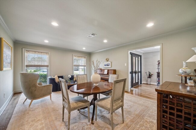 Building Photo - 6159 Meadow Lake Ln