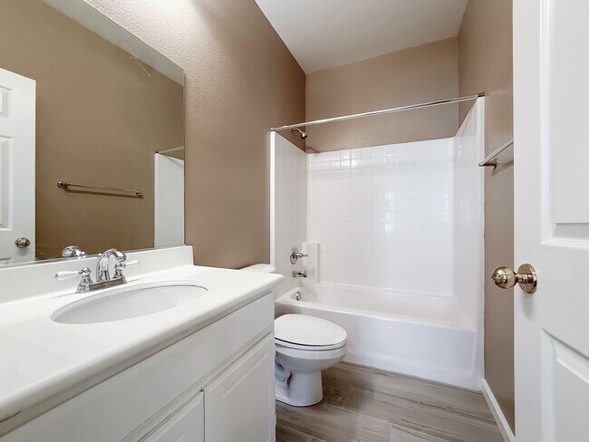 Building Photo - AVAILABLE NOW! 5 Bedroom, Cut-DeSac Home for Rent in a Beautiful, Murrieta Community!