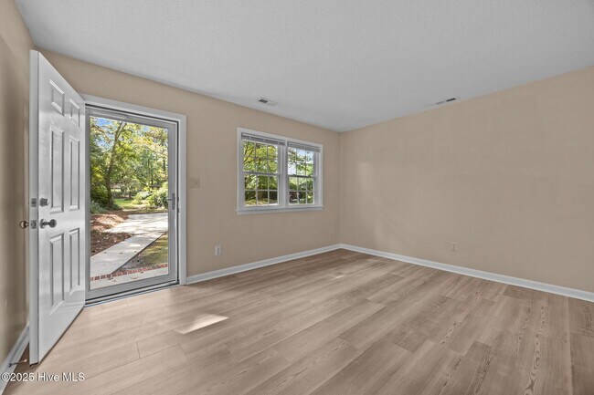 Building Photo - 1190 Gould Rd