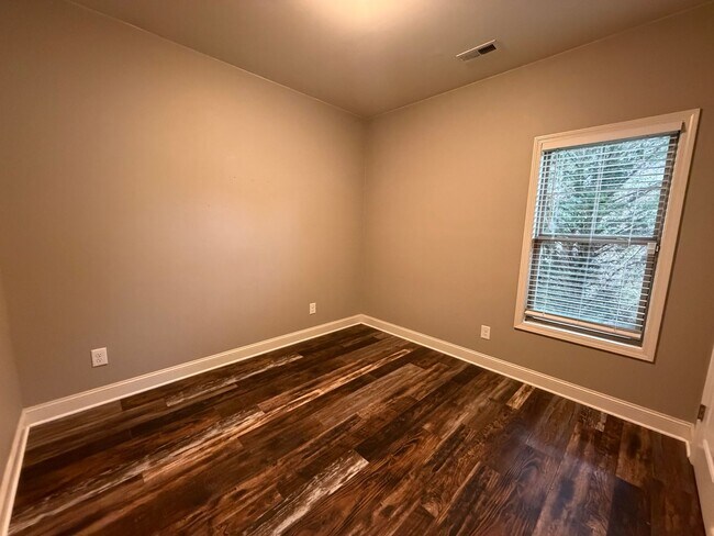 Building Photo - Nice 3/2 House with Bonus in Shannon- $2,850