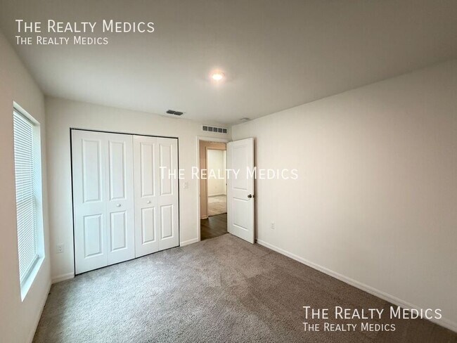 Building Photo - 73 N Rooks Ave