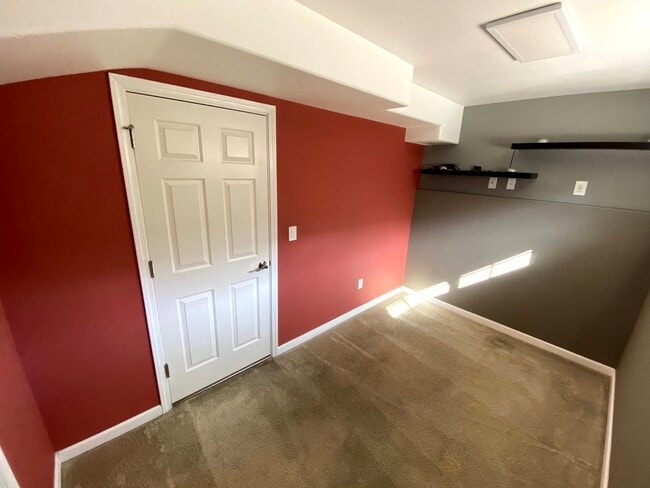 Building Photo - 624 Antioch Terrace