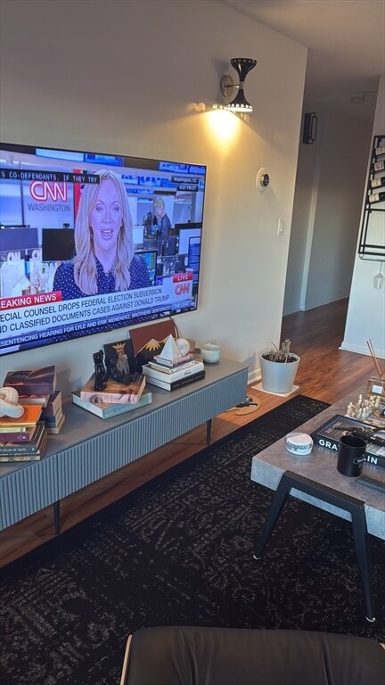 Building Photo - 164 Galen St