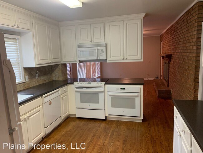 Building Photo - 4 br, 3.5 bath House - 505 N. Cary Drive