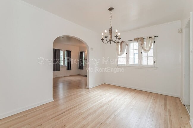 Building Photo - 4818 E 18th Ave
