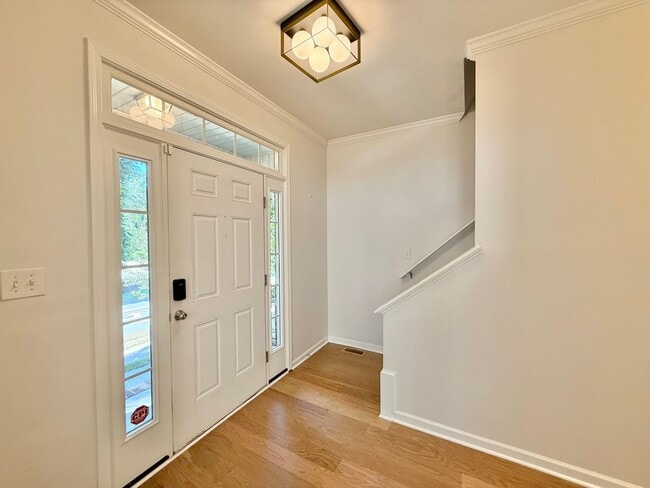 Building Photo - Newly Remodeled 4BD, 2.5BA Raleigh Corner-...