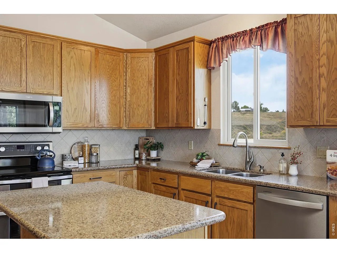 Building Photo - 510 Lakeside Pl