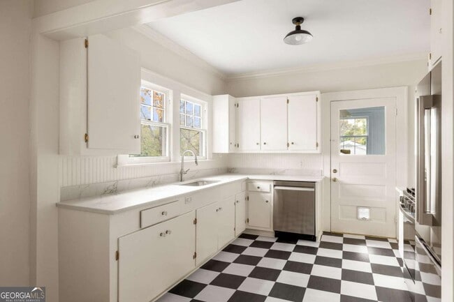 Building Photo - 5450 E Mountain St