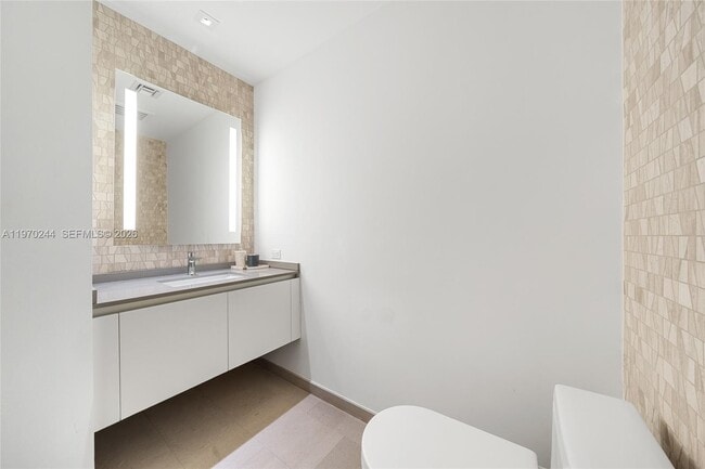 Building Photo - 88 SW 7th St