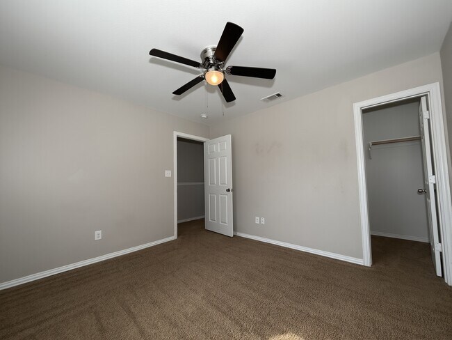 Building Photo - 1404 Park Pl