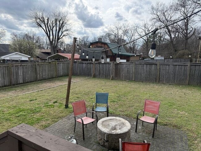 Building Photo - Beautiful Two-Story House in Woodbine - Fenced in Backyard