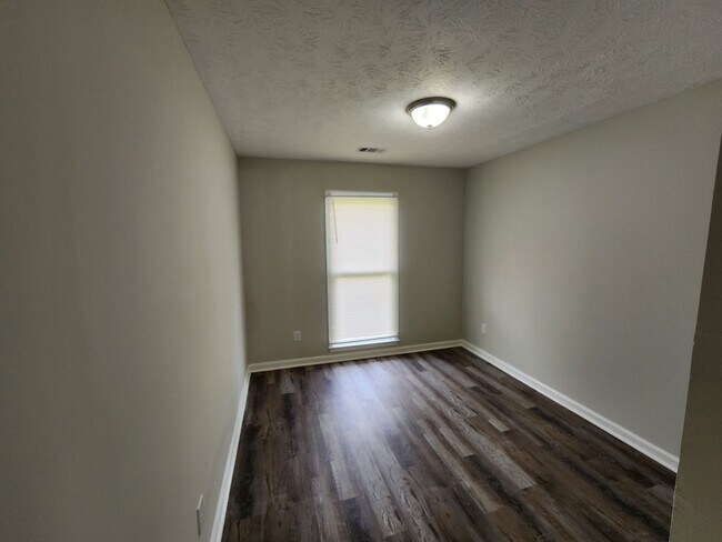 Building Photo - 3034 Lansing Ave