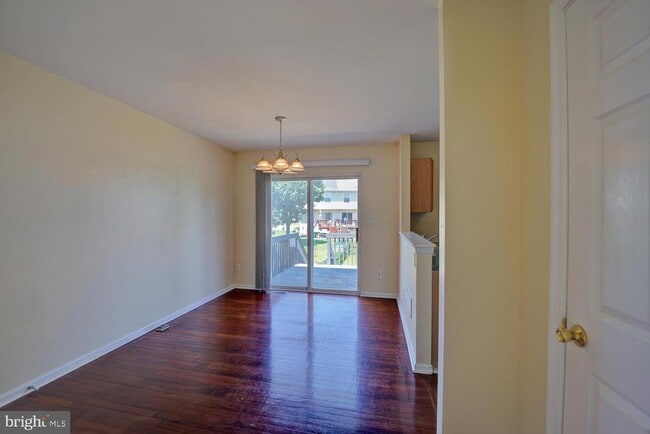 Building Photo - 112 Rosie Dr