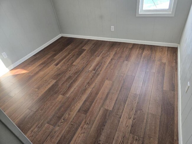 Building Photo - 3895 Oakes St SW