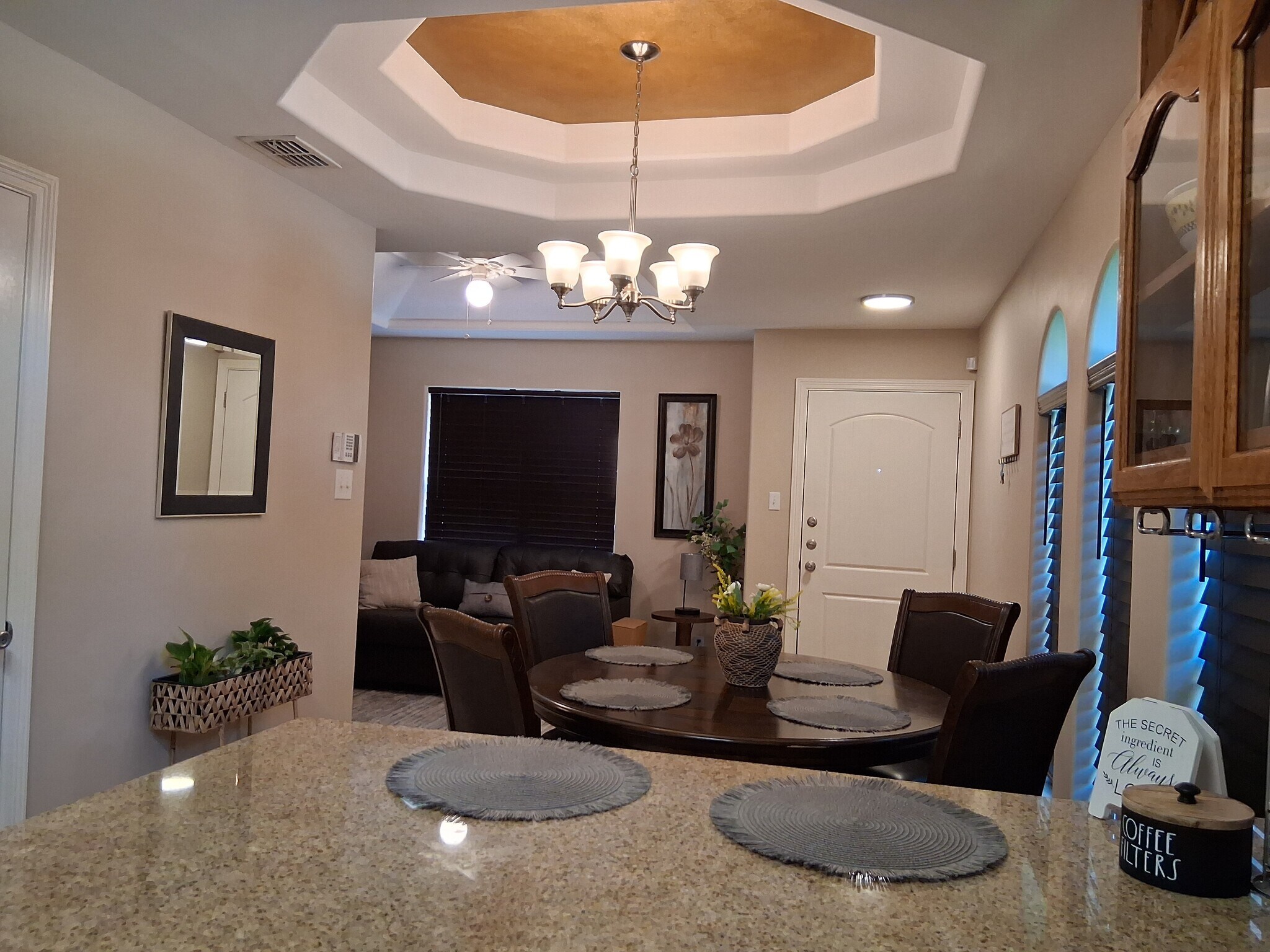 Building Photo - 1802 Upland Dr