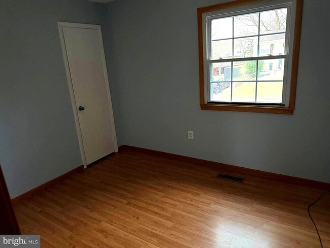 Building Photo - 5052 Lakeland Ct