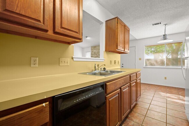 Building Photo - 12701 Europa Ln