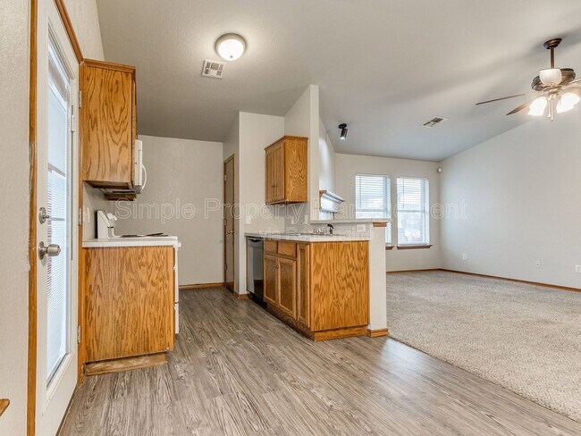 Building Photo - 3221 SW 103rd Pl