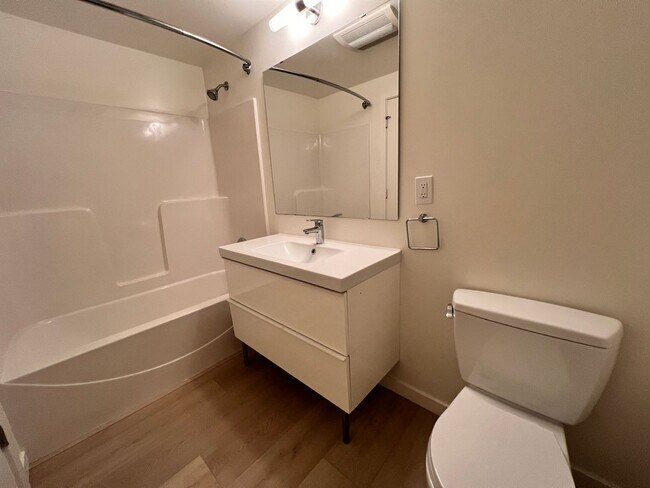 Building Photo - #244-5110 SE 41st Ave