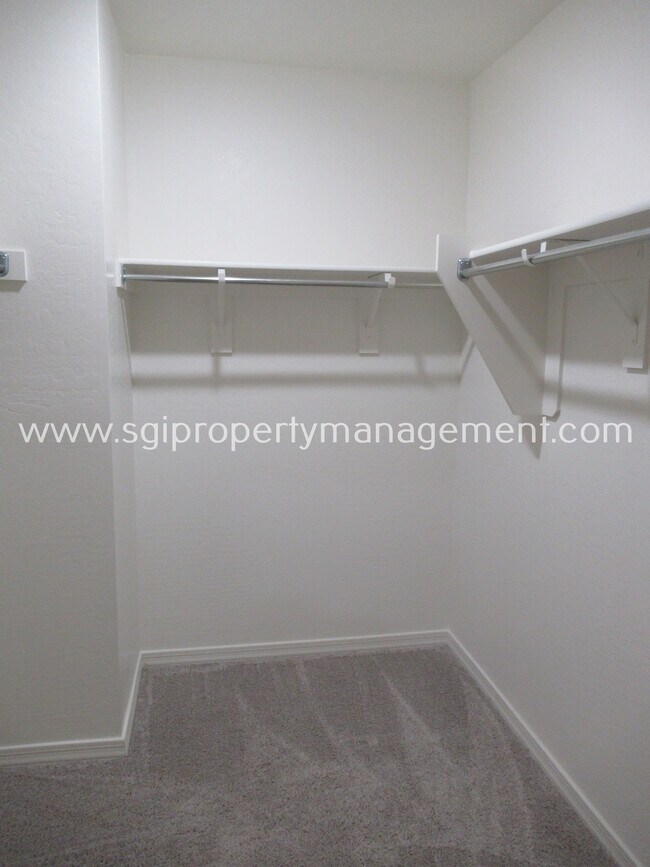 Building Photo - 19218 W Pierson St