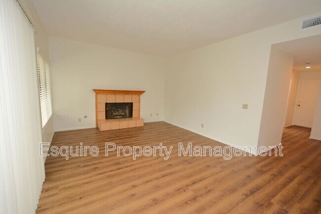 Building Photo - 1610 Oneida Pl