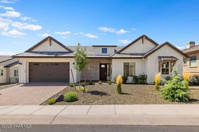 Primary Photo - 1109 S Lakeview Dr