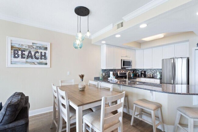 Building Photo - 365 E Beach Blvd