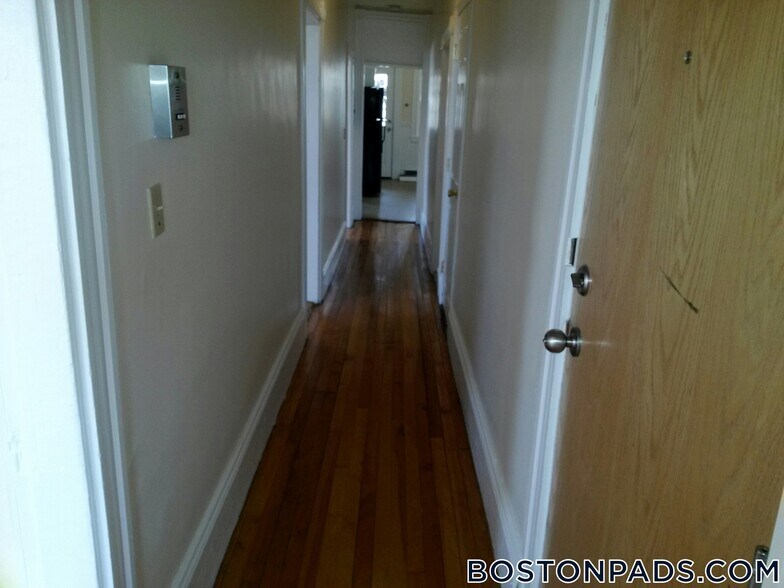 Building Photo - 124 Berkshire St