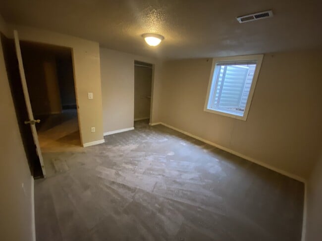 Building Photo - Cozy apartment in Potter Highlands!