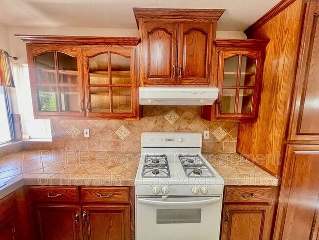 Building Photo - 6649 Wayburn Way