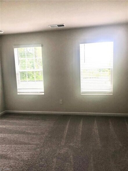 Building Photo - 1747 Mallard Dr